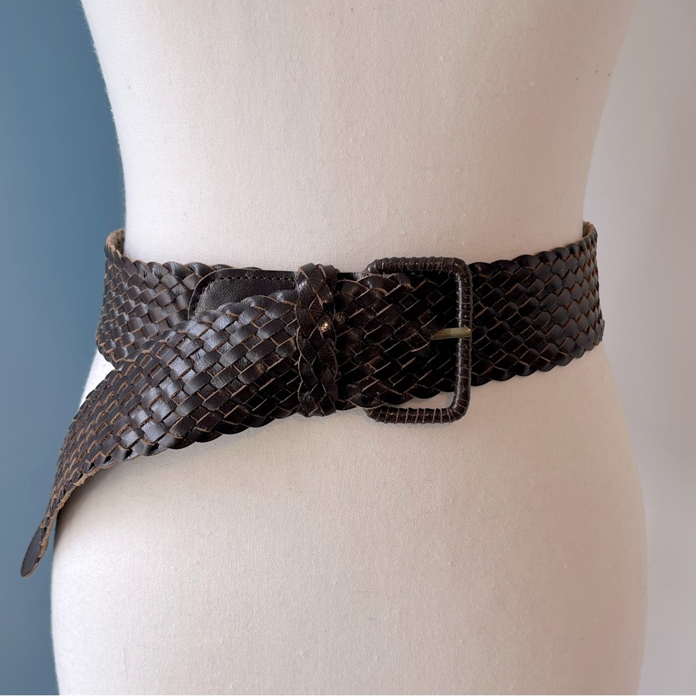 Chunky Brown Leather Woven Belt. Medium